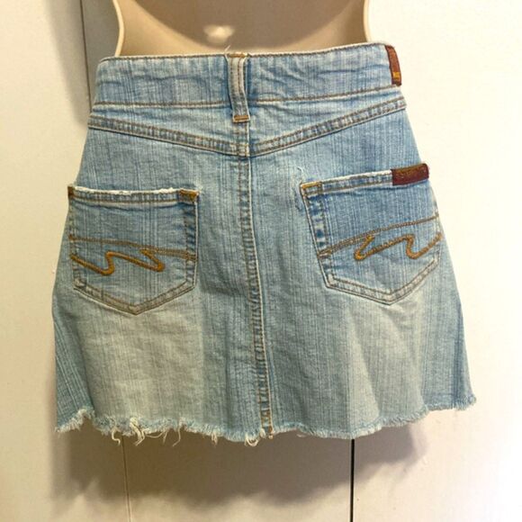 FOREVER 21 Distressed Frayed Mini Denim Skirt Womens Waist 29 inch Medium - Picture 2 of 15